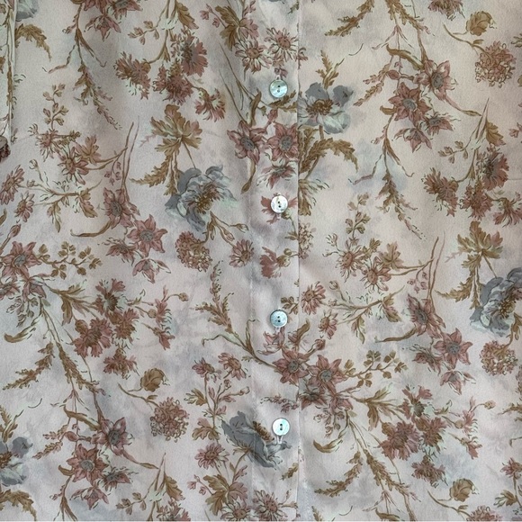 Laura Ashley Floral Pink Short Sleeve Button Down Blouse. Size 10 - Picture 7 of 8